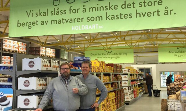 Selger mat med opptil 90 prosent rabatt